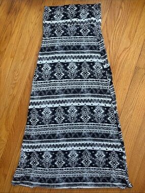 B Jewel Black & White Tribal Print Maxi Skirt